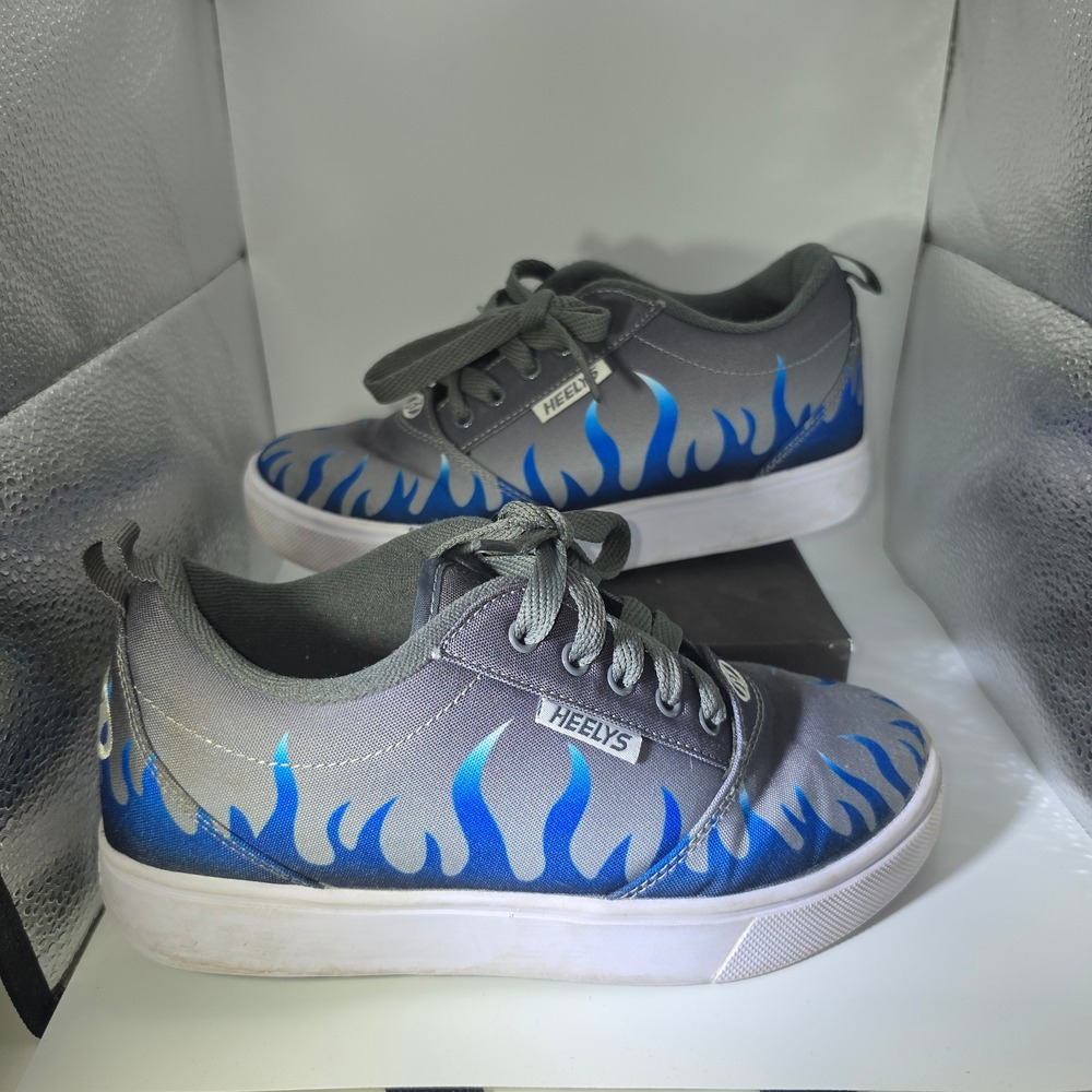Heelys Pro 20 Kids Skate Shoes Grey Blue Flame Print Wheeled Sneakers Youth 5